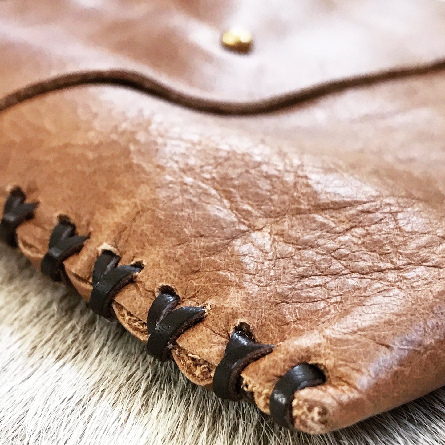 Unisex — Distressed Whiskey Leather Essentials Bag