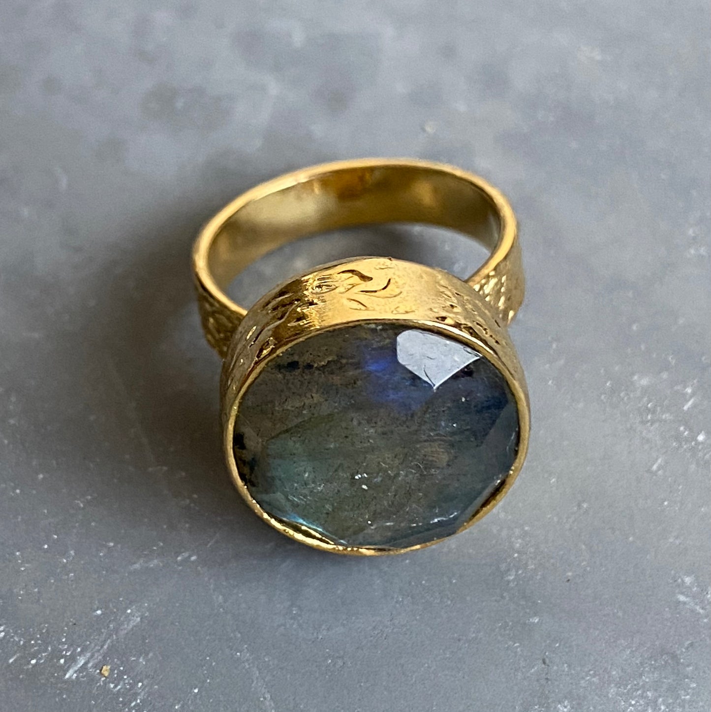 Moda Ring