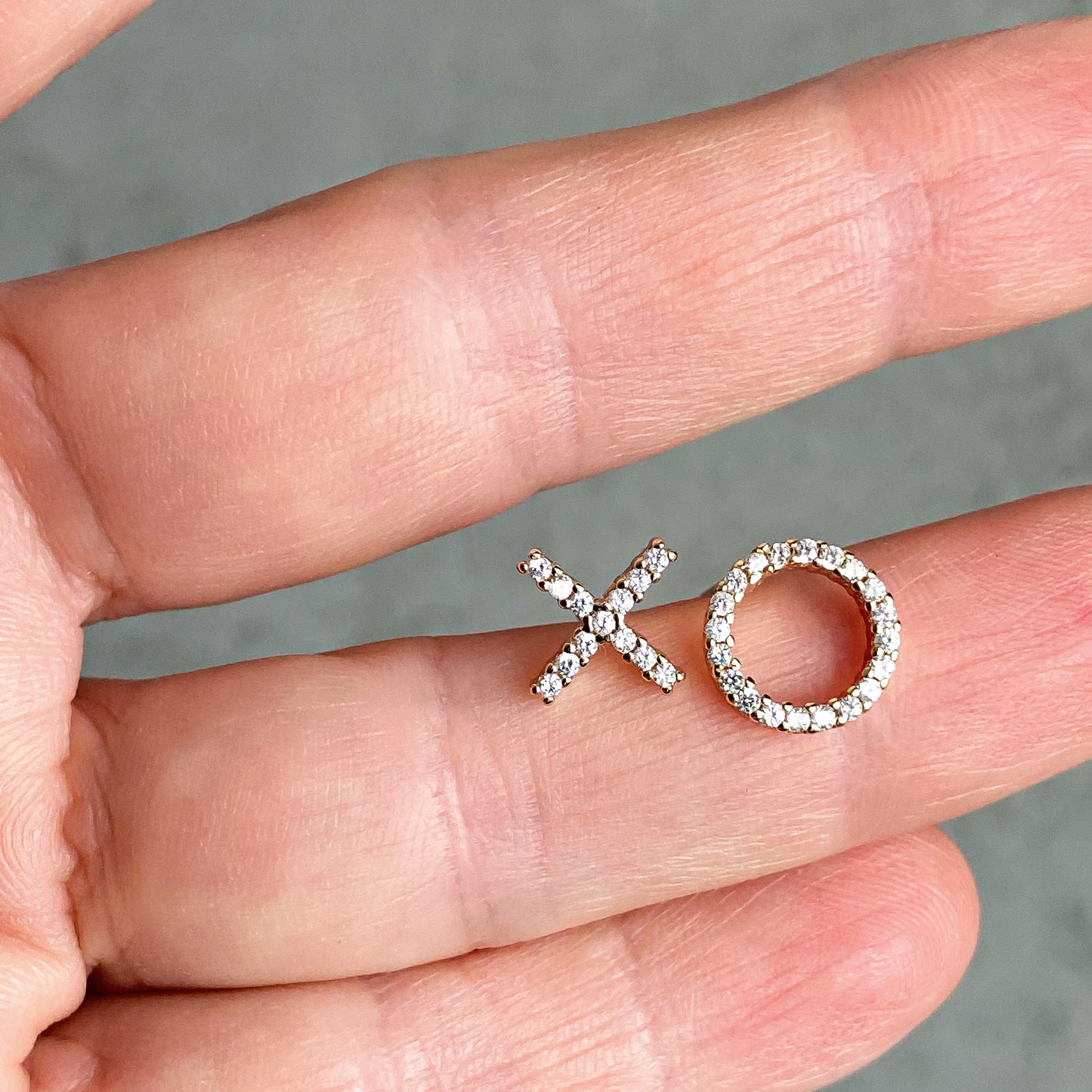 Kiss Hug Earrings